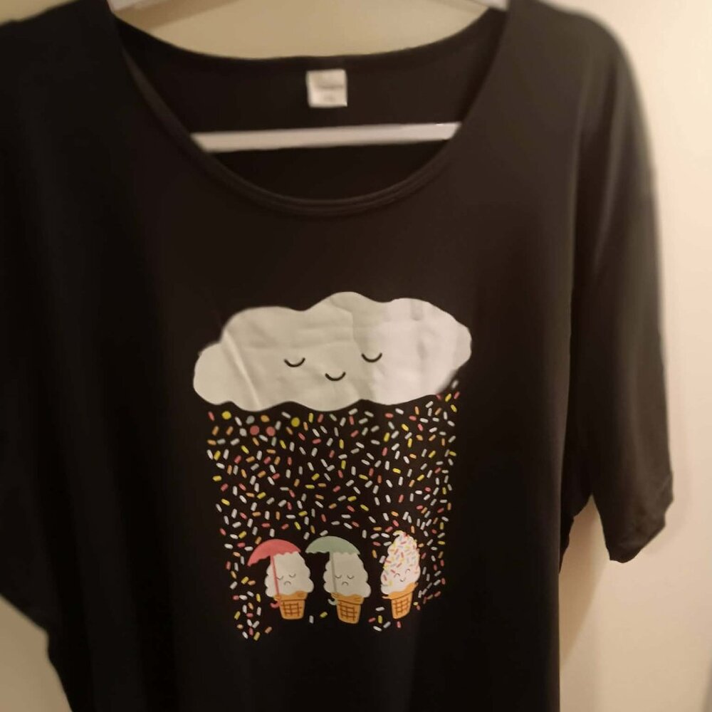 woman's black short sleeve top with ice cream cones and sprinkles 4X NEW